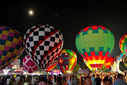 "Tinh hoa hội tụ - Khát vọng tỏa sáng" tại Festival Chí Linh, Hải Dương