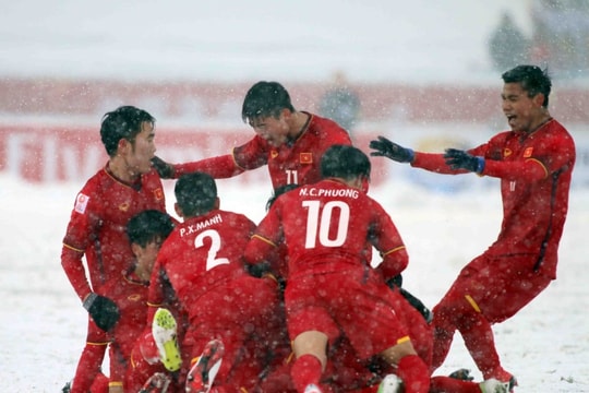 Siêu phẩm “cầu vồng tuyết” của U23 Việt Nam được FIFA nhắc lại