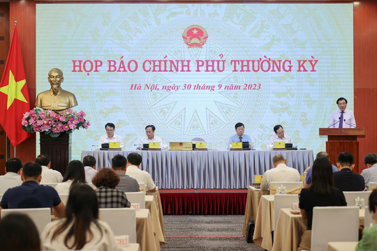 Mua mặt nạ phòng độc, tạo lối thoát hiểm cho cư dân chung cư mini