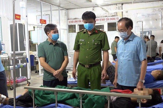 Lãnh đạo thăm, động viên gia đình nạn nhân vụ tai nạn 6 người thương vong