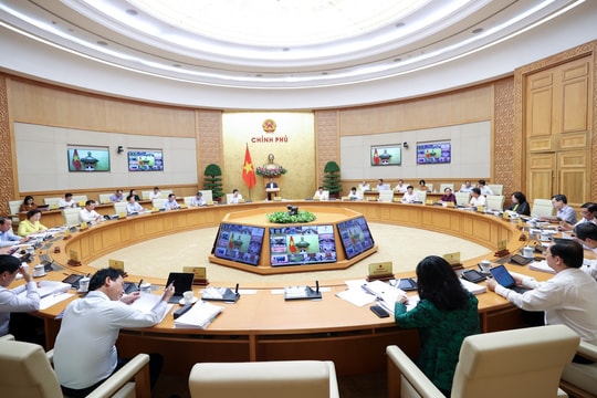 Thủ tướng chủ trì phiên họp Chính phủ thường kỳ tháng 9 với 63 địa phương