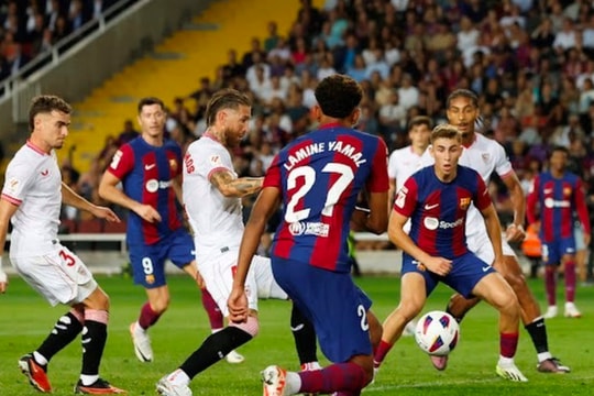 Barca trở lại ngôi đầu La Liga sau chiến thắng trước Sevilla