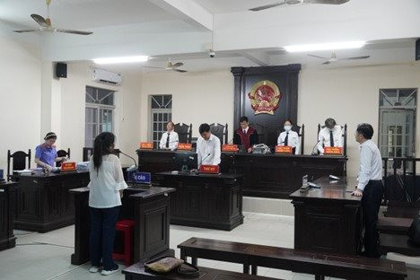 Bà Rịa - Vũng Tàu: Lên chùa ngồi khóc, gặp “trợ thủ” đến hộ tống đi… cướp tài sản