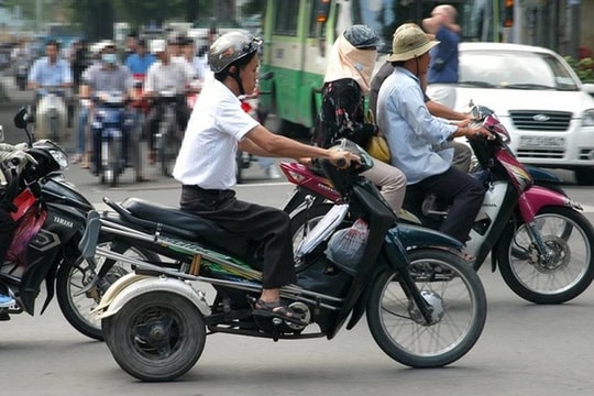Miễn lệ phí đăng ký, cấp biển xe mô tô ba bánh cho người khuyết tật