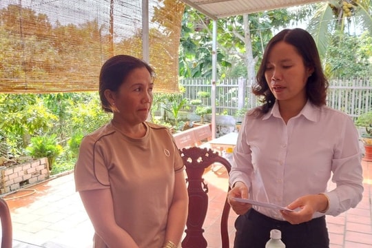 Tòa án tỉnh Tiền Giang thăm hỏi gia đình cán bộ có hoàn cảnh khó khăn
