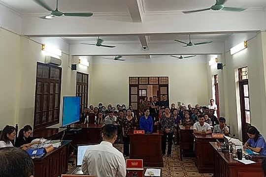 Lăng mạ, xúc phạm tổ công tác làm nhiệm vụ