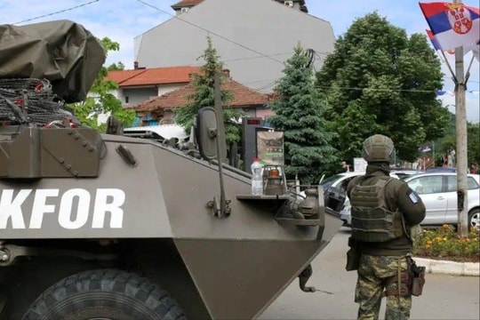 NATO gửi 600 binh sĩ Anh tới Kosovo để đối phó với xung đột