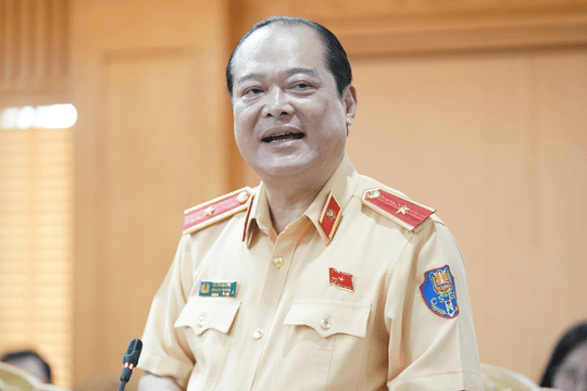 Người trúng đấu giá biển ngũ quý 8 đang “tìm hiểu thủ tục”