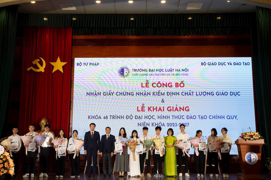 Trường ĐH Luật Hà Nội khai giảng khóa 48 cho hơn 2 nghìn sinh viên