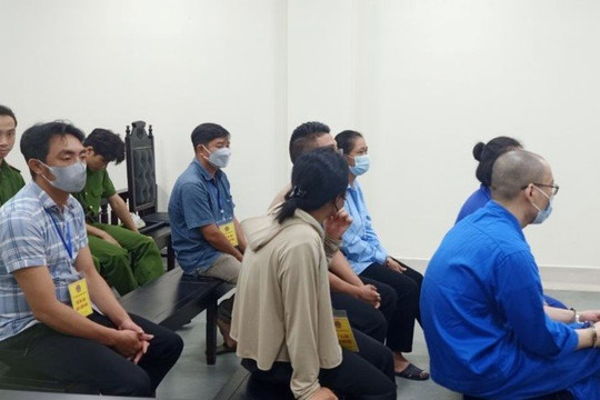 Kết đắng của nhóm bị cáo 'hô biến' sổ đỏ để chiếm tiền của ngân hàng