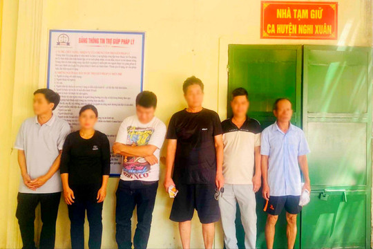 Bắt 7 đối tượng sát phạt nhau trên chiếu bạc