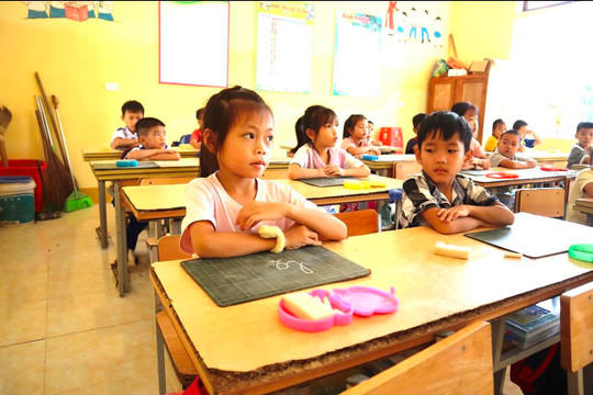 Nghệ An: Trường học đón học sinh trở lại sau cơn lũ lịch sử