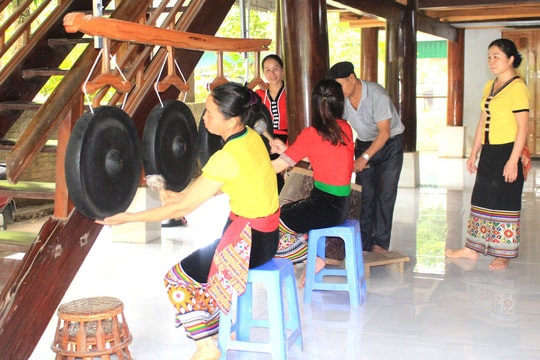 Phát triển du lịch gắn với bảo tồn văn hóa các dân tộc - Bài 1: Đưa Nghị quyết số 15 vào cuộc sống