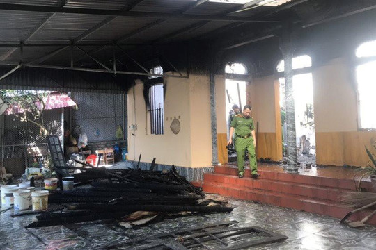 Cháy nhà khiến hai vợ chồng tử vong