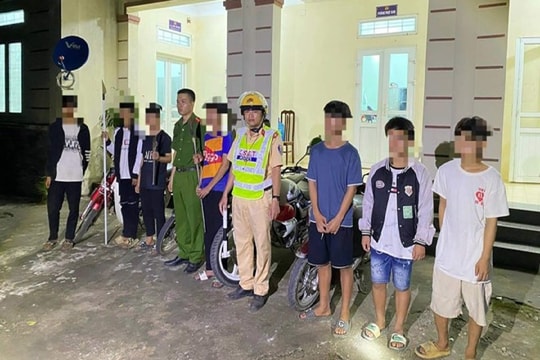 Ngăn chặn nhóm thiếu niên mang hung khí đi giải quyết mâu thuẫn