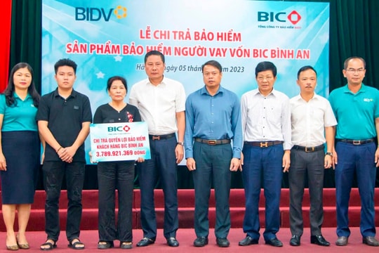 BIC trao gần 3,8 tỷ đồng bảo hiểm cho khách hàng vay vốn tại BIDV Hà Tĩnh