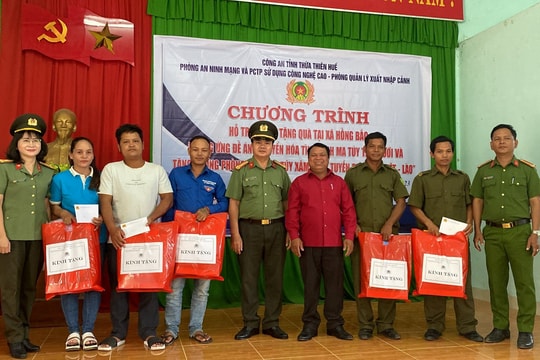 Tuyên truyền pháp luật cho bà con vùng cao Thừa Thiên Huế