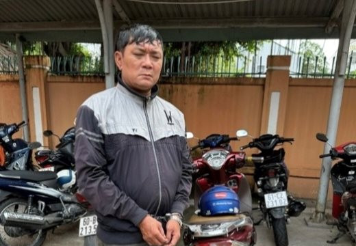 Kẻ đánh tráo vé số của người phụ nữ khuyết tật hành nghề chuyên nghiệp