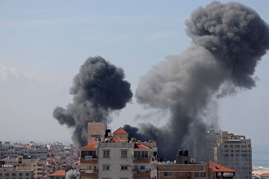 Israel tuyên bố "đang có chiến tranh" sau cuộc tấn công bất ngờ của Hamas