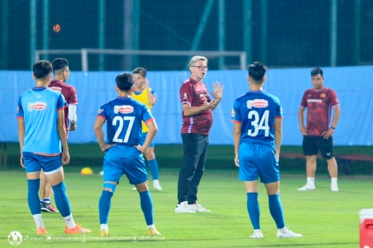 HLV Philippe Troussier: "Tiếng tăm, công thần không phải tiêu chí để triệu tập lên đội tuyển"