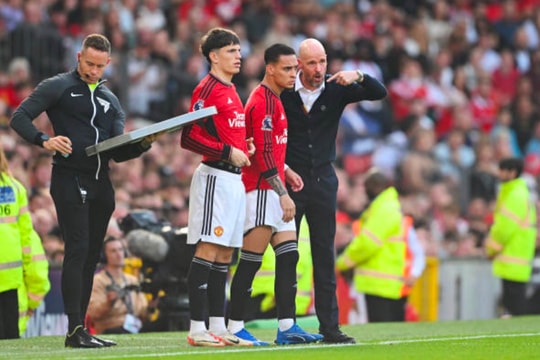 Thay đổi chiến thuật dùng người, Ten Hag bắt đầu "gieo ác mộng" cho M.U