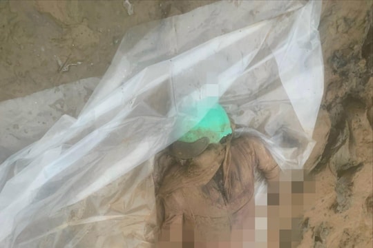 Công an kêu gọi người thân nhận diện thi thể nữ dưới rạch