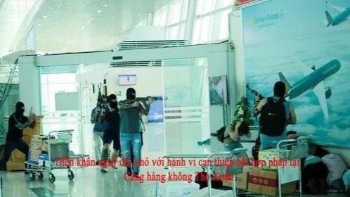 Tổ chức diễn tập theo tình huống giả định tại Cảng hàng không Thọ Xuân