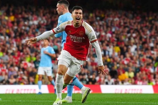 Arsenal chấm dứt mạch 12 trận toàn thua trước Man City