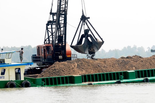 Vụ khai thác cát lậu ở An Giang: Bắt thêm một Giám đốc doanh nghiệp