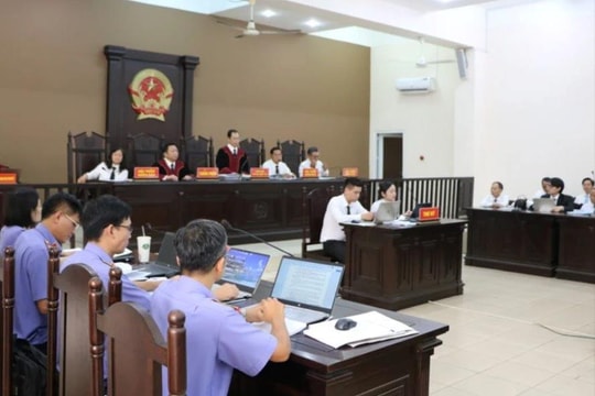 Xét xử cựu Giám đốc Sở LĐ-TB&XH tỉnh Bình Dương cùng 16 bị cáo
