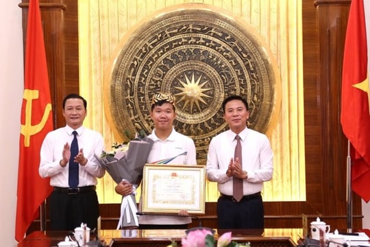 Thanh Hóa: Tuyên dương và trao thưởng cho quán quân Lê Xuân Mạnh