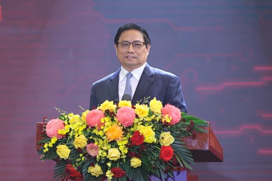 Thủ tướng: Đẩy mạnh số hóa giao dịch bất động sản, làm sạch dữ liệu người giao dịch chứng khoán