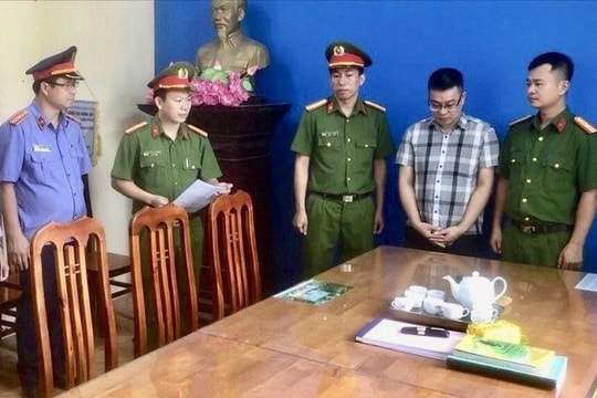 Bắt tạm giam Trưởng phòng Công ty Bảo Việt Hà Nam
