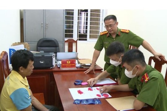 Vận chuyển hơn 1 ngàn viên hồng phiến tại khu vực biên giới