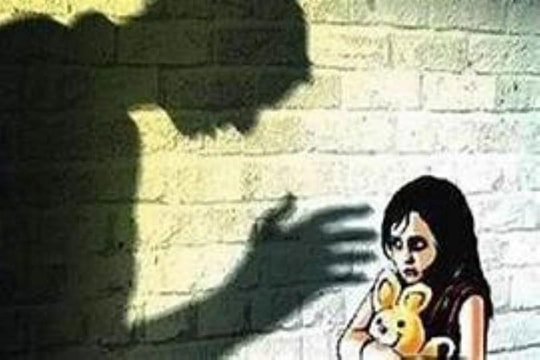 Tạm giữ nam thanh niên nghi hiếp dâm nữ sinh lớp 7