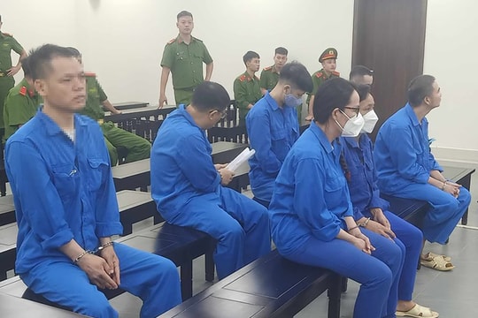 Vướng lao lý vì vận chuyển và lưu hành tiền giả