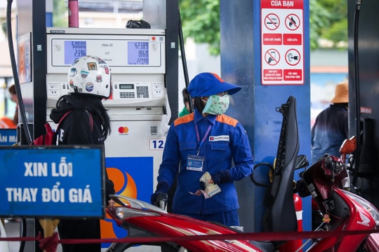 Giá xăng dầu giảm mạnh, thấp nhất trong gần 2 tháng qua