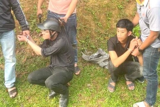 Khởi tố hai thanh niên dùng súng bắn nữ lao công