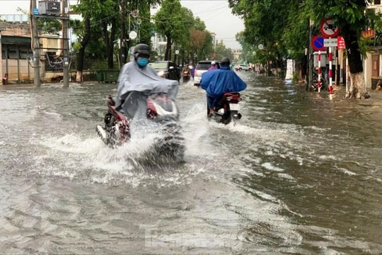 Thành phố Quảng Ngãi lên phương án ứng phó tình trạng ngập đường