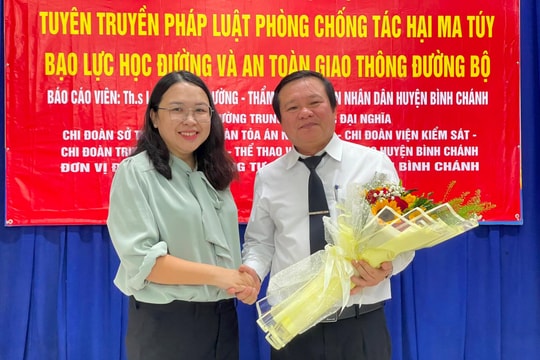 Tuyên truyền pháp luật hưởng ứng Ngày Pháp luật Việt Nam