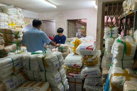 TP.HCM: Tiêu huỷ gần 1,2 tấn túi nilon không rõ nguồn gốc
