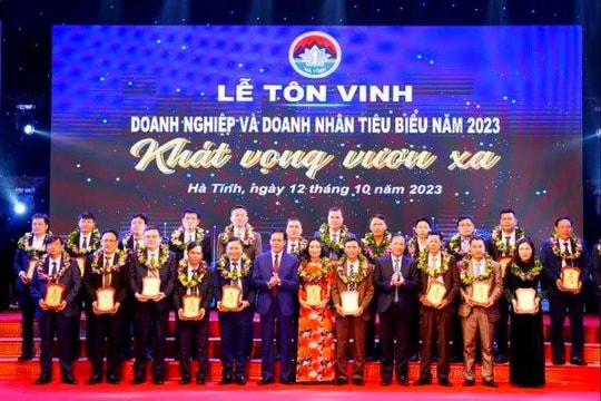 Hà Tĩnh: Tôn vinh nhiều doanh nghiệp, doanh nhân tiêu biểu năm 2023