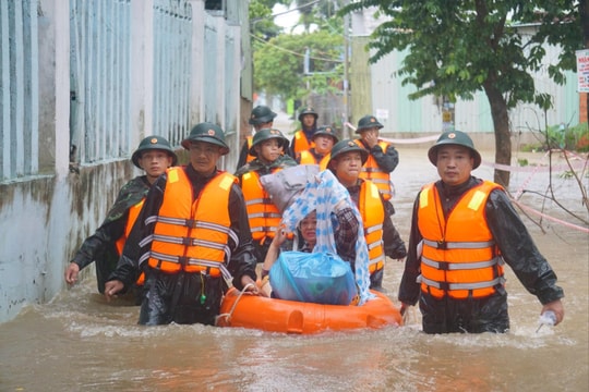 Đà Nẵng tập trung, chủ động ứng phó mưa lũ, sạt lở