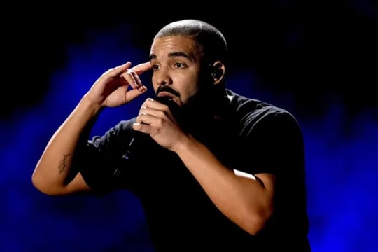Drake tự ứng cử Grammy sau 2 năm tẩy chay
