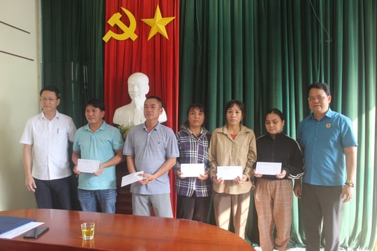 Quỹ nhân đạo nghề cá Việt Nam hỗ trợ 5 ngư dân bị cháy tàu