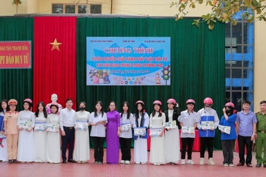 Tuyên truyền pháp luật về an toàn giao thông cho học sinh