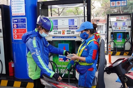 Bộ Tài chính đề xuất tiếp tục giảm thuế bảo vệ môi trường với xăng dầu
