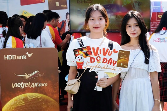 Thẻ tín dụng HDBank thu hút hàng ngàn bạn trẻ tại Sóng Festival 2023