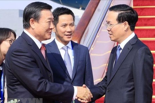 Lễ đón Chủ tịch nước Võ Văn Thưởng tại Sân bay Bắc Kinh