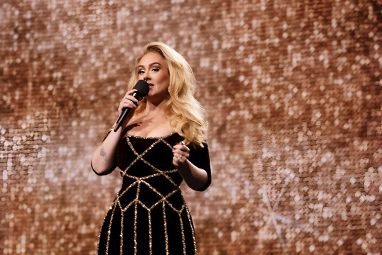 Adele ‘chốt đơn’ Công Trí trong show diễn mới nhất
